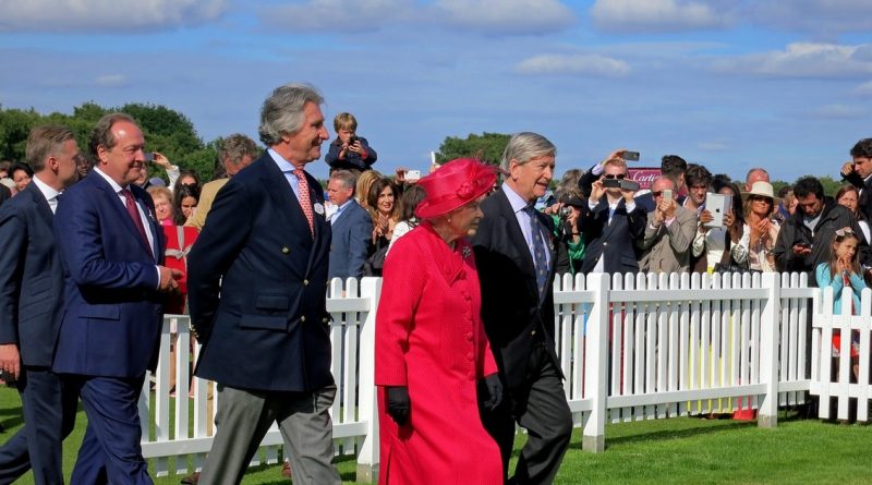 Знаете ли вы, что берет с собой королева в путешествия? 29032018 Знаменитости: Знаете ли вы, что берет с собой королева в путешествия?