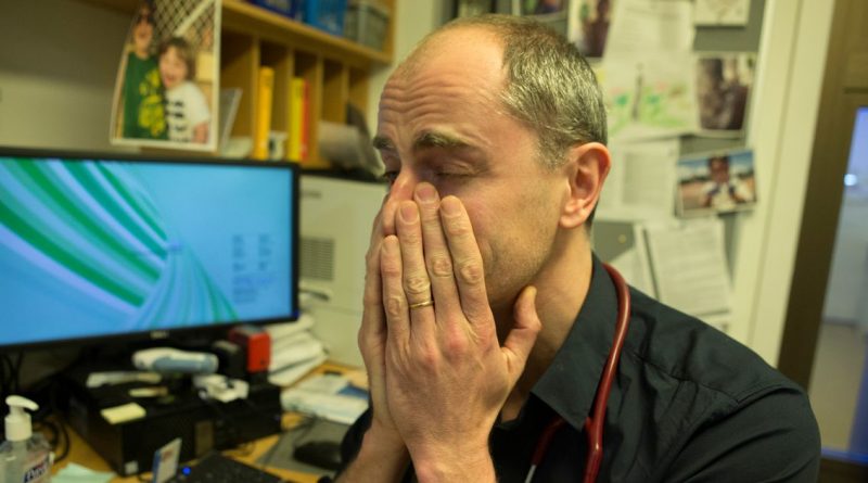 Кризис NHS: семейные доктора уходят на пенсию раньше срока, а пациенты ждут приема до 13 дней 04042018 Здоровье и красота: Кризис NHS: семейные доктора уходят на пенсию раньше срока, а пациенты ждут приема до 13 дней