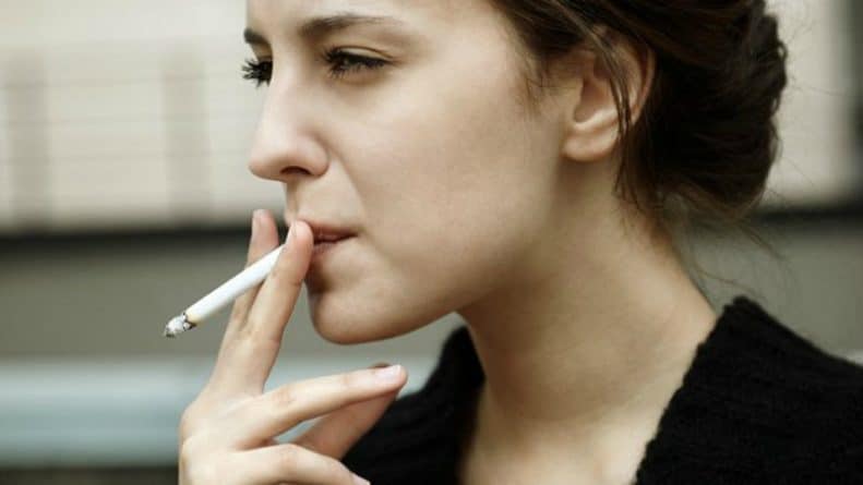Общество: Увеличение цены на сигареты на 50% - до £15 за пачку: повод ли это бросить курить?