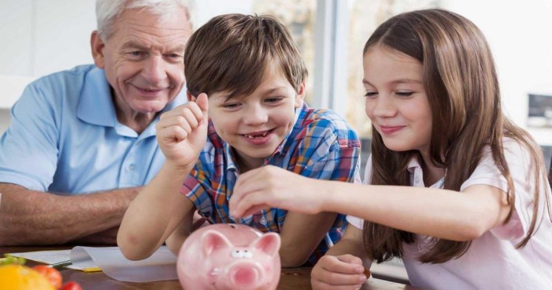 Общество: Опрос Santander показал: дети начинают понимать значение денег только к 10 годам