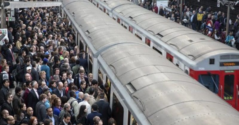 Общество: Из-за забастовки будут наблюдаться проблемы с движением поездов на линии District line