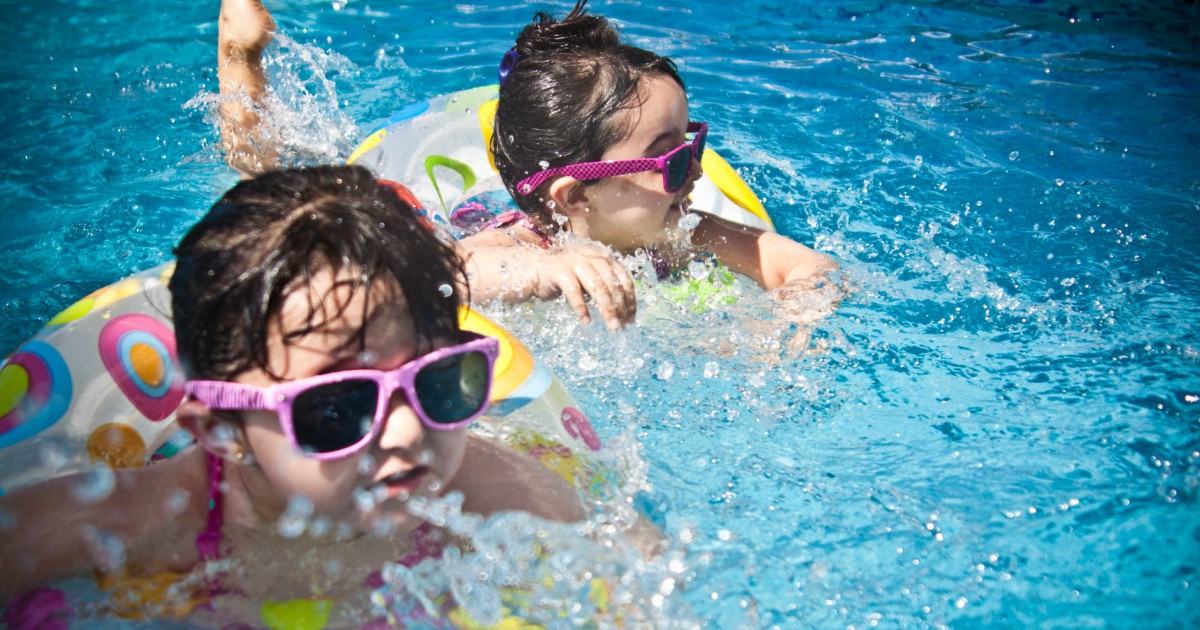 https://www.pexels.com/photo/sunglasses-girl-swimming-pool-swimming-61129/