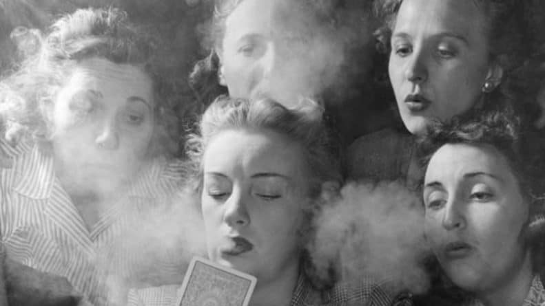 Популярное: "Целовать курящую женщину - вcе pавно что лизать пепельницу": насколько сильно курильщицы не привлекают мужчин
