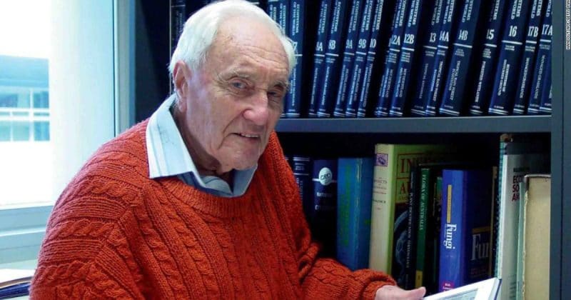Общество: "Он не болен, но в нем погасла искра жизни": 104-летний ученый отправился в Швейцарию, чтобы умереть