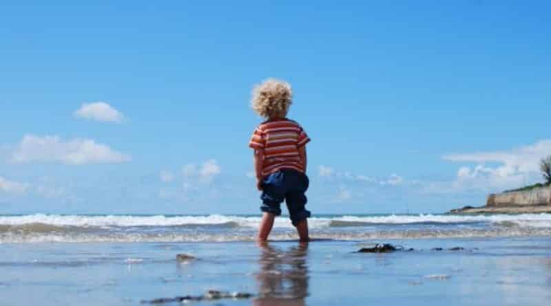 Как определить признаки теплового удара у ребенка, и какая первая помощь при перегреве? 30062018 Здоровье и красота: Как определить признаки теплового удара у ребенка, и какая первая помощь при перегреве?