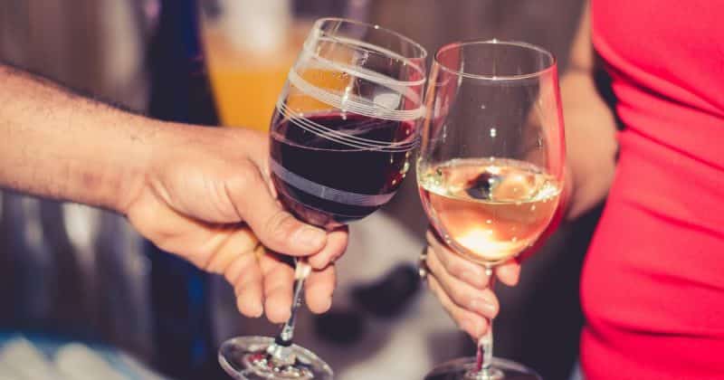Здоровье и красота: Люди, которые регулярно пьют вино, живут дольше, чем пожизненные трезвенники