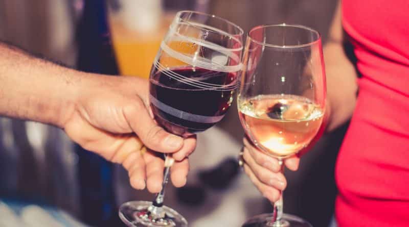 Люди, которые регулярно пьют вино, живут дольше, чем пожизненные трезвенники 20062018 Здоровье и красота: Люди, которые регулярно пьют вино, живут дольше, чем пожизненные трезвенники