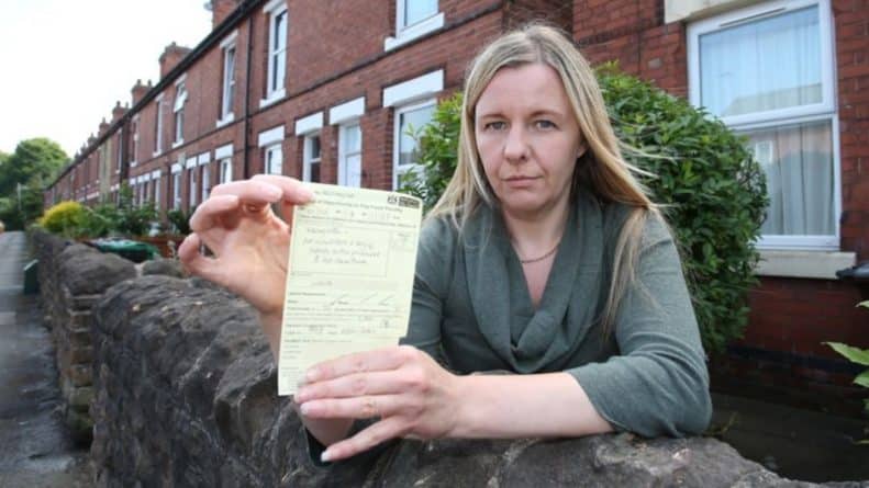 Общество: Женщина выставила на тротуаре несколько ненужных вещей для соседей, но в итоге заплатила штраф £75