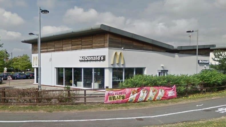 Общество: Мальчика 16 лет ударили ножом прямо в ресторане McDonald's в Ипсуиче