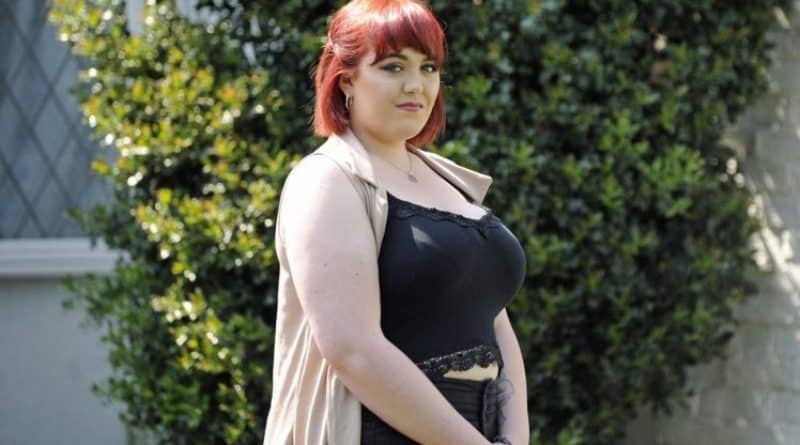 Здоровье и красота: "Моя грудь разрушает мне жизнь": врачи отказали девушке в операции по уменьшению груди