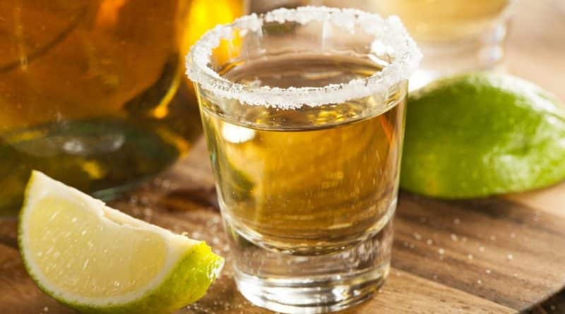 Здоровье и красота: Лизнул, выпил, закусил! Как текила может помочь похудеть?