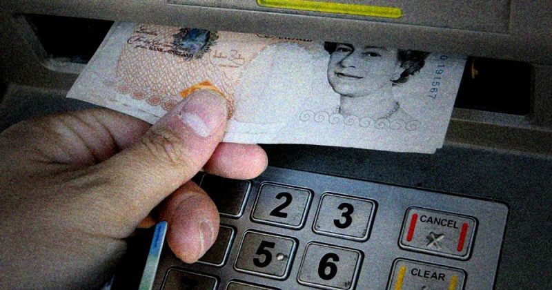 Бизнес и финансы: Новые изменения при снятии наличных в банкоматах приведут к масштабному их сокращению