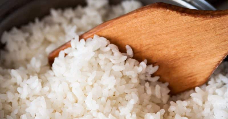 Лайфхаки и советы: Одна вещь, которую вы всегда должны делать с рисом перед приготовлением, и это действительно влияет на вкус
