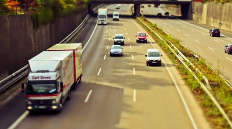 В каком случае вам могут выписать штраф £100 и три штрафных очка за выезд на среднюю полосу 12072018 Закон и право: В каком случае вам могут выписать штраф £100 и три штрафных очка за выезд на среднюю полосу