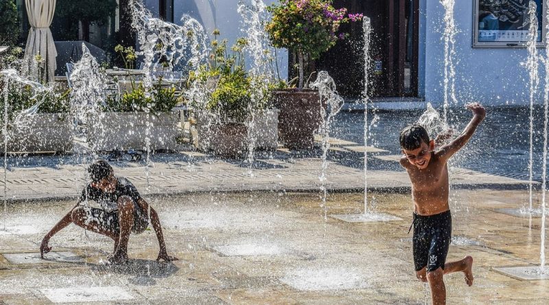 Что поможет привыкнуть к невыносимой жаре? Фрукты и овощи, богатые водой 28072018 Здоровье и красота: Что поможет привыкнуть к невыносимой жаре? Фрукты и овощи, богатые водой