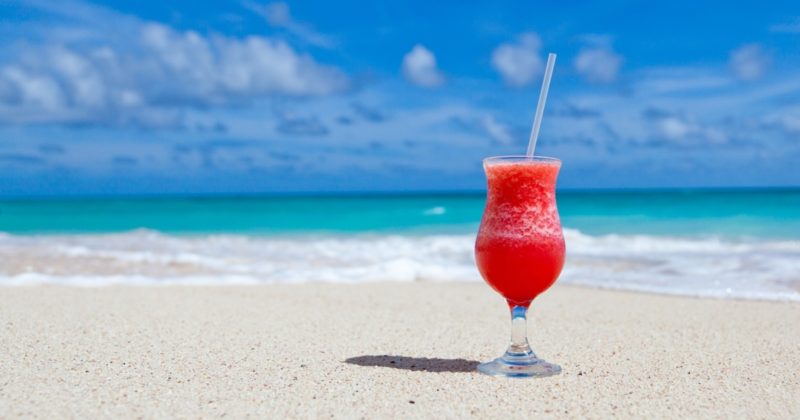 Лайфхаки и советы: Один алкогольный коктейль может испортить ваш отпуск: о чем вы забыли или не знали вовсе?