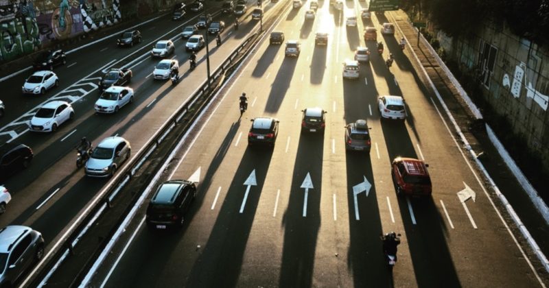 Общество: Один из трех ленивых британцев использует автомобиль, чтобы проехать меньше 1,5 км