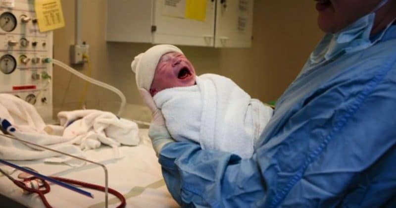Здоровье и красота: Кризис родильных отделений NHS: некому принимать роды