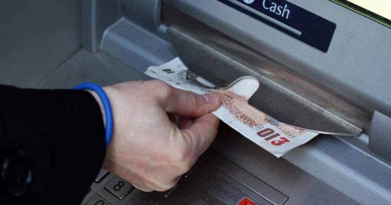 Общество: Самые опасные и безопасные районы Лондона для снятия наличных в банкомате