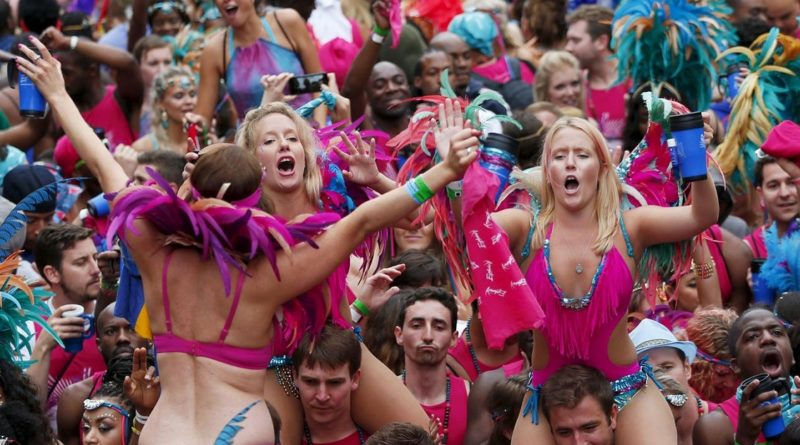 Впервые в истории: участников Notting Hill Carnival заставят проходить металлодетекторы 25082018 Общество: Впервые в истории: участников Notting Hill Carnival заставят проходить металлодетекторы
