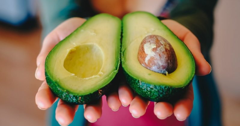 Здоровье и красота: Как заработать 300 долларов, съедая один авокадо в день