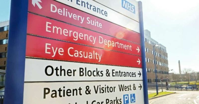 Общество: Больница Queen's Medical Centre в Ноттингеме не успевает лечить пациентов из-за погоды