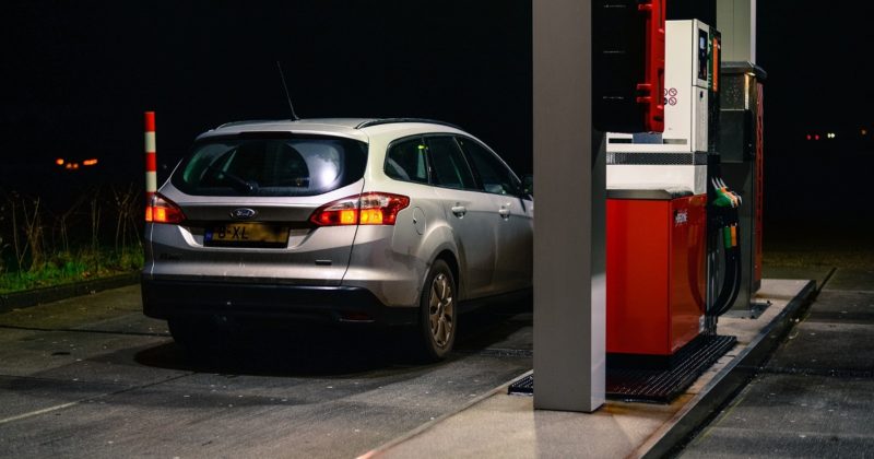 Общество: Новый бензин в Великобритании вреден для автомобилей: в зоне риска миллион машин