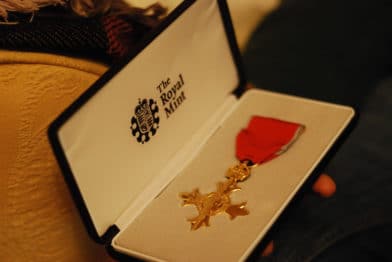 звание кавалера ордена Британской Империи