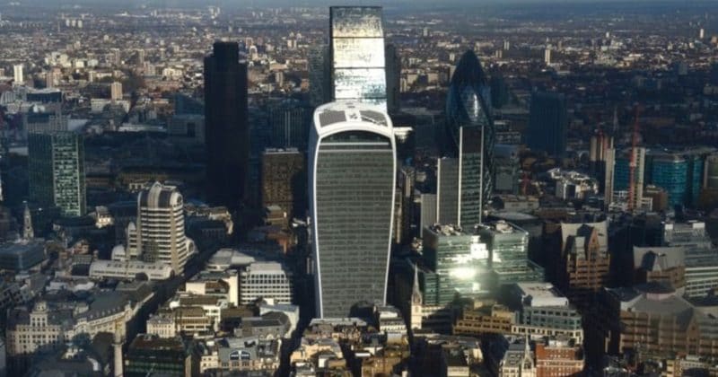 Бизнес и финансы: Лондон впервые за долгое время потерял статус мирового финансового центра