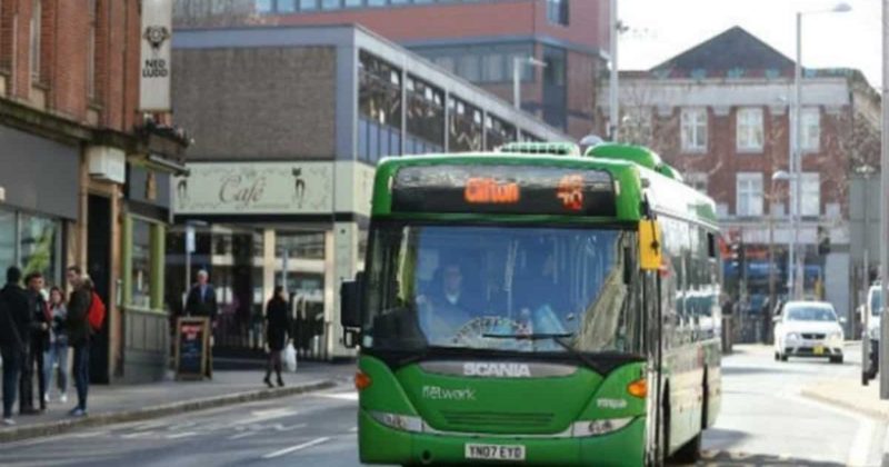 Общество: Инвалидов Ноттингема заставят платить за поездки в автобусах и трамваях из своего кармана