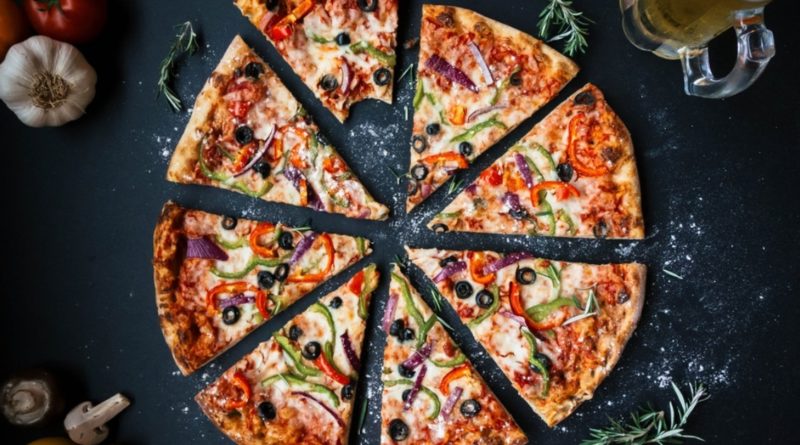 Британским ресторанам прикажут сократить калорийность пиццы, чтобы посадить на диету всю страну 13102018 Здоровье и красота: Британским ресторанам прикажут сократить калорийность пиццы, чтобы посадить на диету всю страну