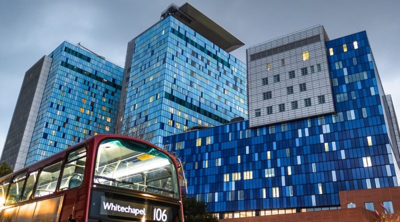 Закон и право: Удвоение платы за доступ к услугам NHS для иммигрантов