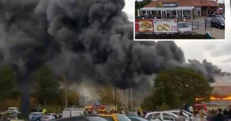 Общество: McDonald’s отказался напоить чаем пожарных, всю ночь тушивших огонь поблизости