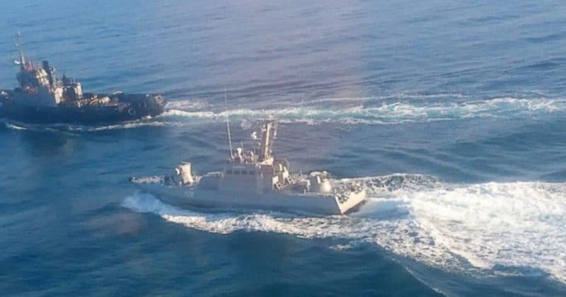 В мире: Россия открыла огонь по кораблям ВМФ Украины на Азовском море, есть раненые