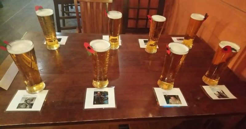 Общество: Солдат зашел в бар, чтобы купить 8 пинт пива для своих погибших товарищей в Афганистане