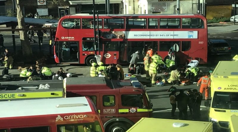 20 человек пострадали, 1 девочка в критическом состоянии после аварии в Кройдоне 12112018 Происшествия: 20 человек пострадали, 1 девочка в критическом состоянии после аварии в Кройдоне