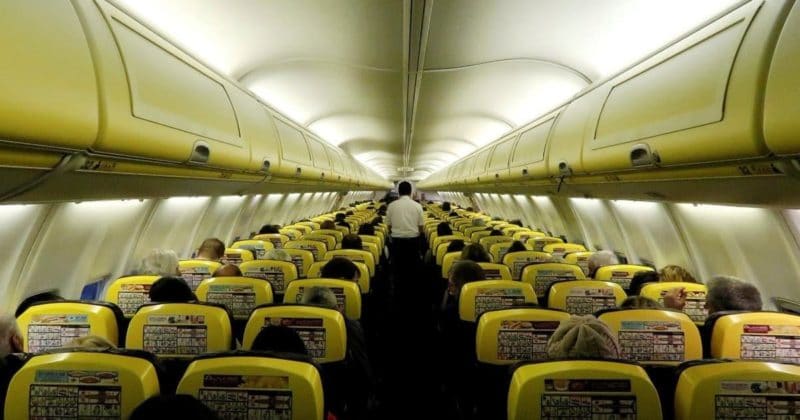 Лайфхаки и советы: Вступают в силу новые правила Ryanair в отношении багажа. Вот, что нужно знать