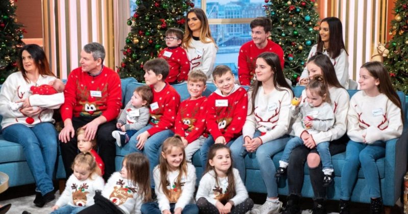 Общество: Рождество самой большой семьи Британии: £5 тыс. на подарки и 10 кг картофеля
