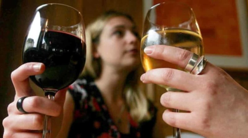 Смертность от употребления алкоголя среди британок достигла 10-летнего пика 05122018 Здоровье и красота: Смертность от употребления алкоголя среди британок достигла 10-летнего пика