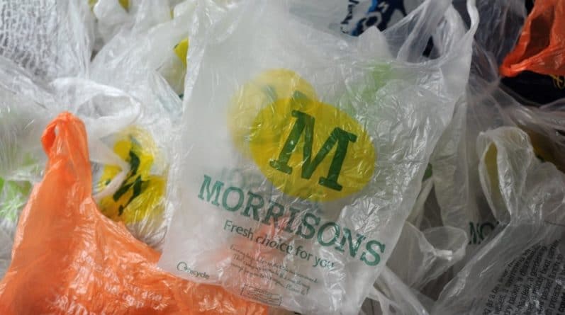 Популярное: В Morrisons цена на пластиковые пакеты вырастет до 15 пенни