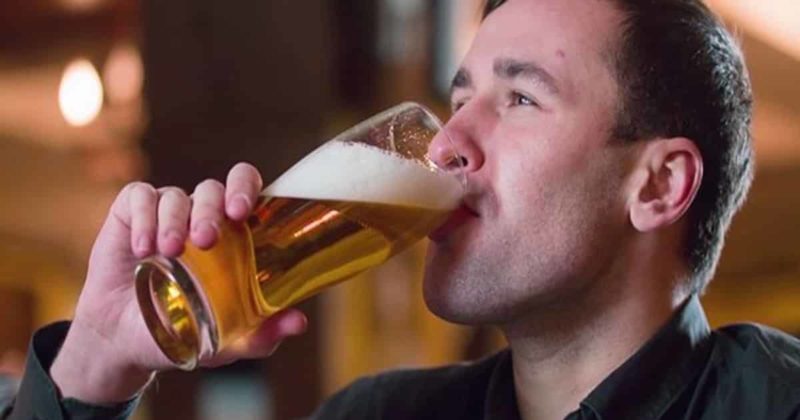 Общество: Паб продает самое дешевое пиво в Британии за £1, и делает это вопреки закону