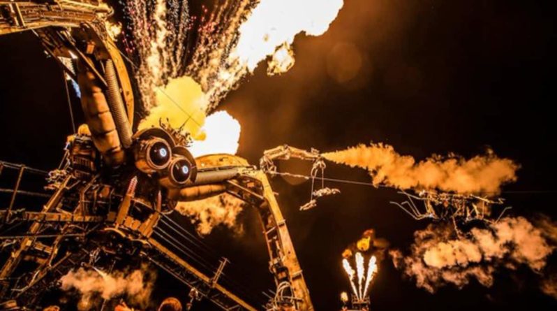 Досуг: В Лондон возвращается нашумевший фестиваль Arcadia Festival со своим знаменитым роботом-пауком