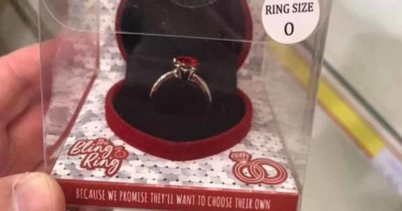 Общество: Сеть Poundland начала продавать обручальные кольца, и сделала это как раз вовремя