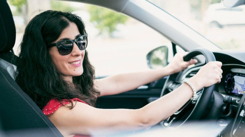 Закон и право: Вас могут оштрафовать на £2 500, если вы будете за рулем без солнцезащитных очков