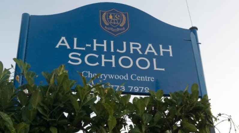 Общество: Мусульманская школа в  Бирмингеме не дает девочкам обедать, пока не доедят мальчики