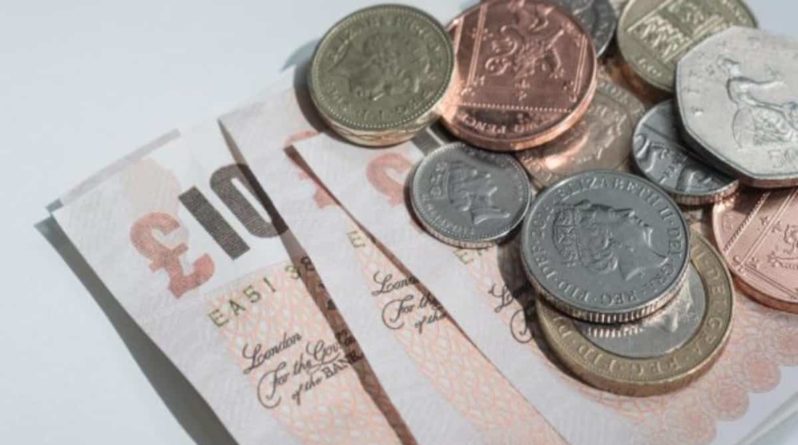 Общество: Министерство труда и пенсий признало, что еще 30000 британцам не выплачены тысячи фунтов из-за ошибок с пособиями