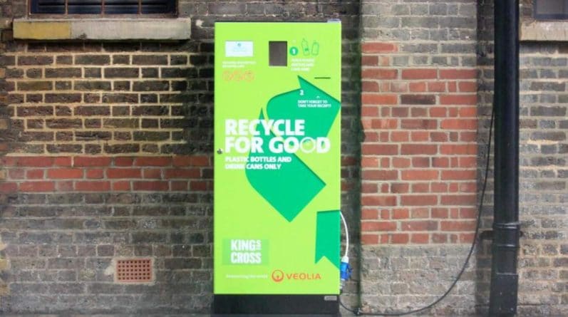 Популярное: На станции Кингс-Кросс установили торговый автомат по утилизации пластиковых бутылок