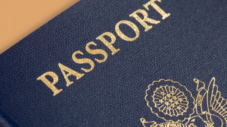 Политика: Новые правительственные изменения приведут к большим очередям для британцев с биометрическими паспортами