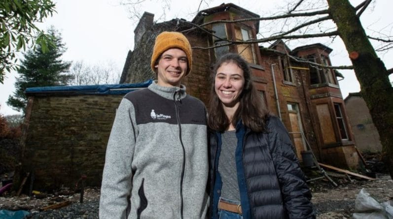 Недвижимость: Молодая пара по ошибке купила 120-летний особняк вместо квартиры