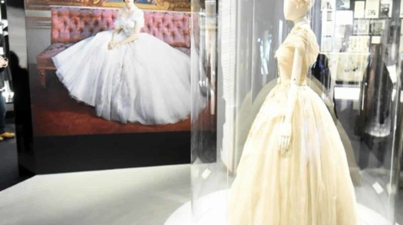 Досуг: Музей Виктории и Альберта продлил невероятно популярную выставку Christian Dior на 7 недель